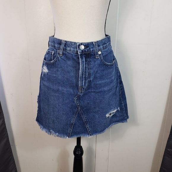 EVERLANE Denim Reconstructed Distressed Mini Skirt Size 29 - Picture 2 of 4